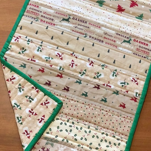 Festive Christmas Quilted Table Runner. - Picture 2 of 4